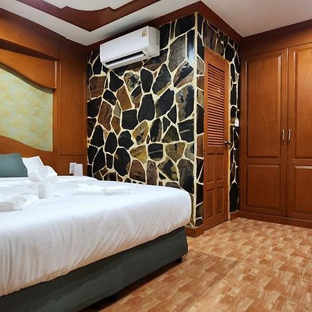 Arya Suites Patong Beach Luaran gambar