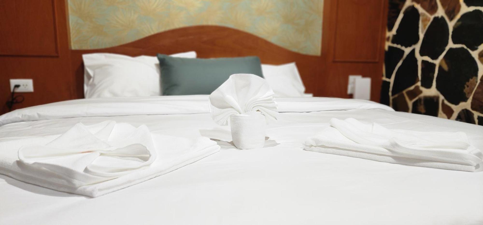 Arya Suites Patong Beach Luaran gambar