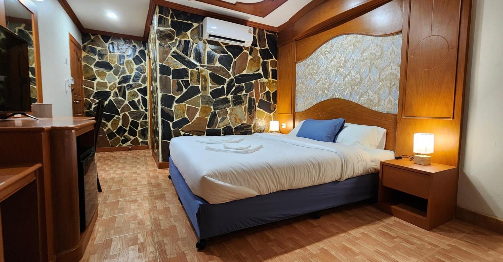 Arya Suites Patong Beach Luaran gambar