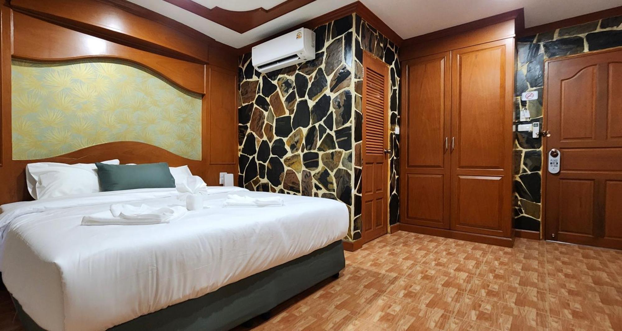 Arya Suites Patong Beach Luaran gambar